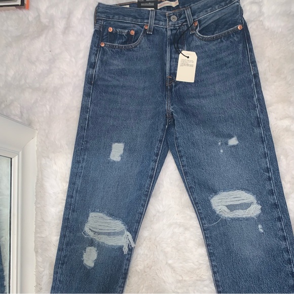 Straight leg Levi’s jeans. - Picture 1 of 6